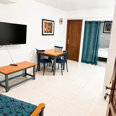 Appartamento Sea Breeze Flores 1b With Pool